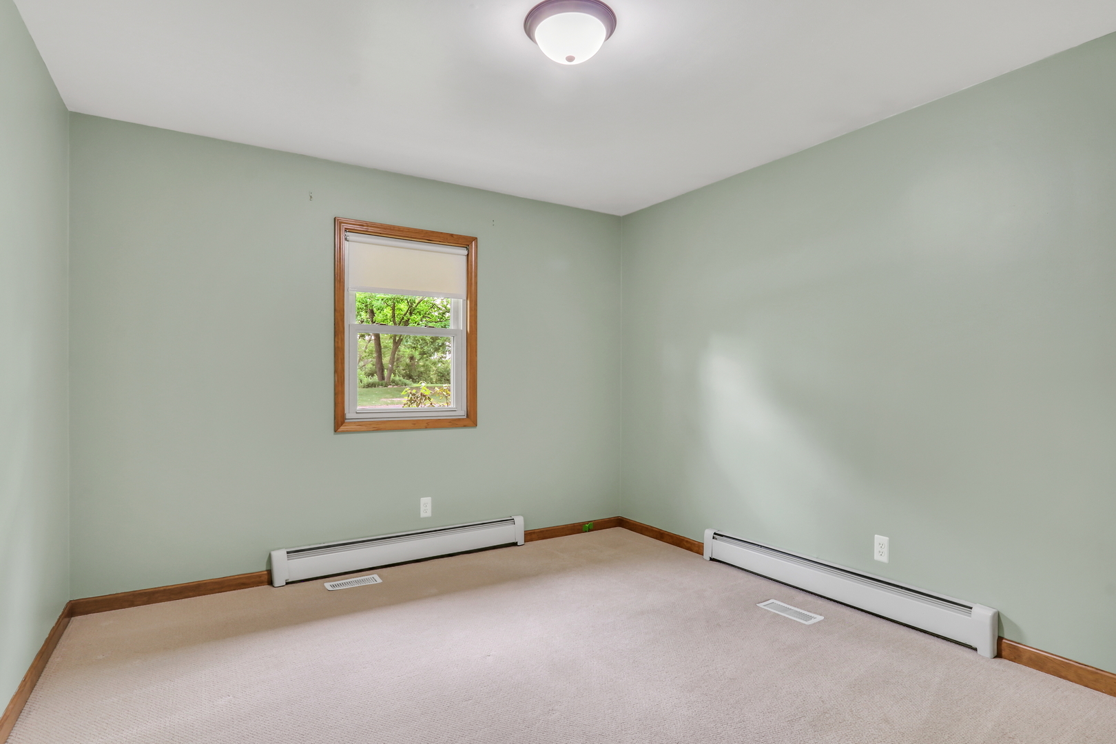 2501 S Vaupell Drive, McHenry, IL 60051