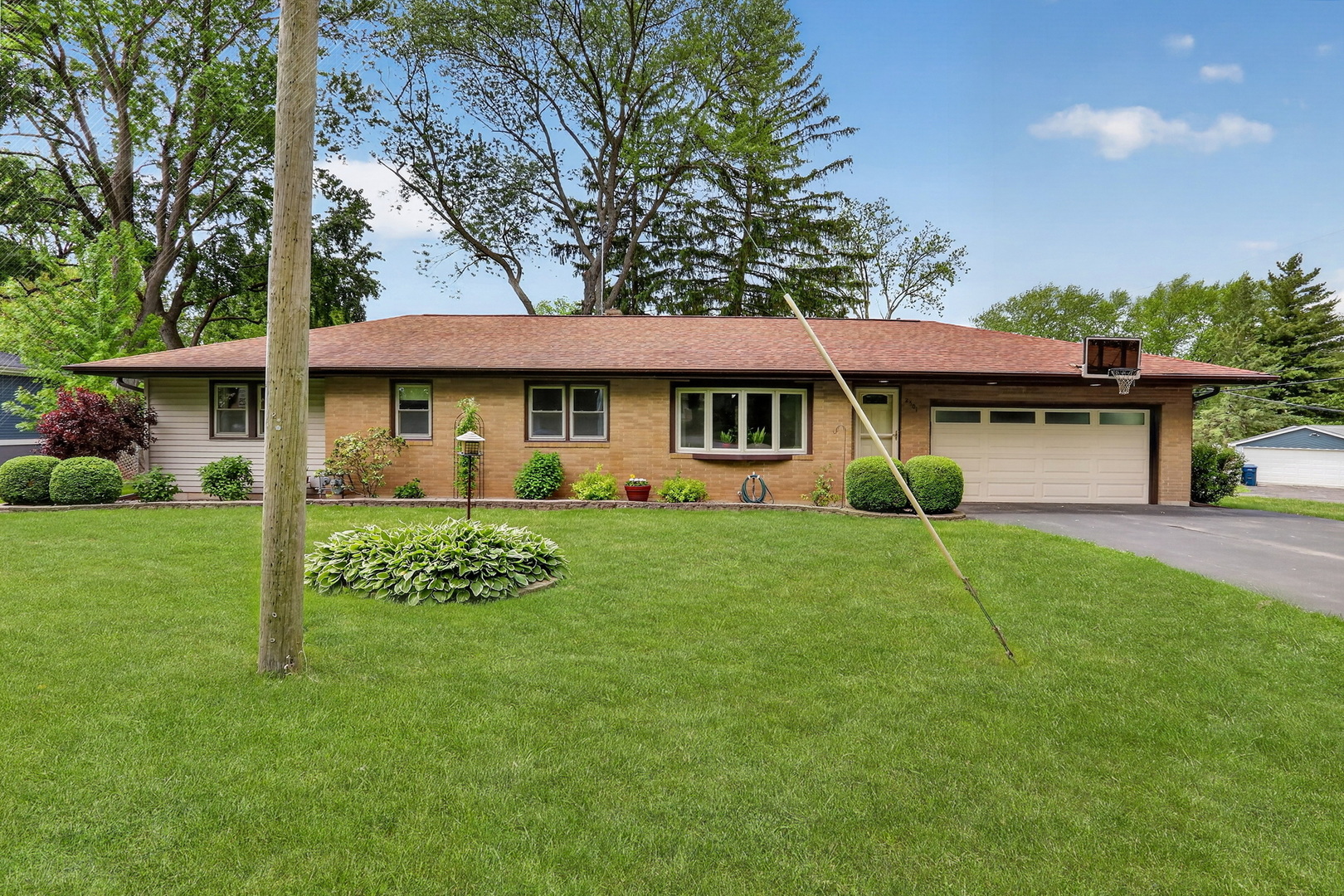 2501 S Vaupell Drive, McHenry, IL 60051
