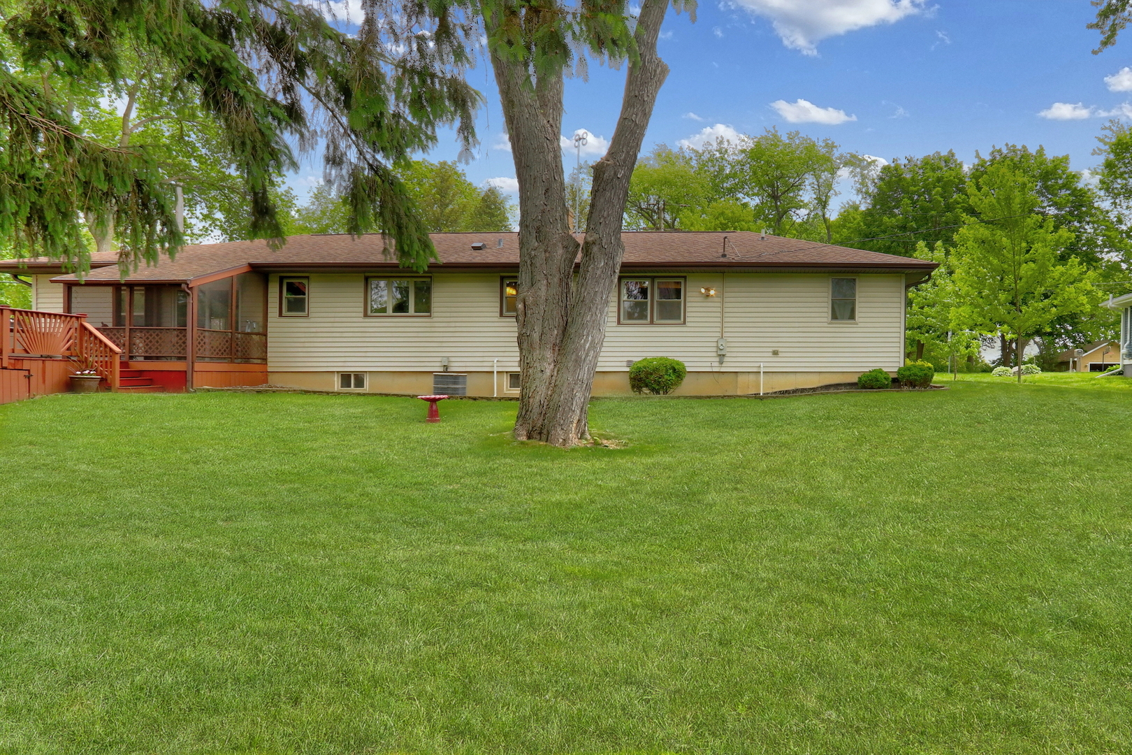 2501 S Vaupell Drive, McHenry, IL 60051