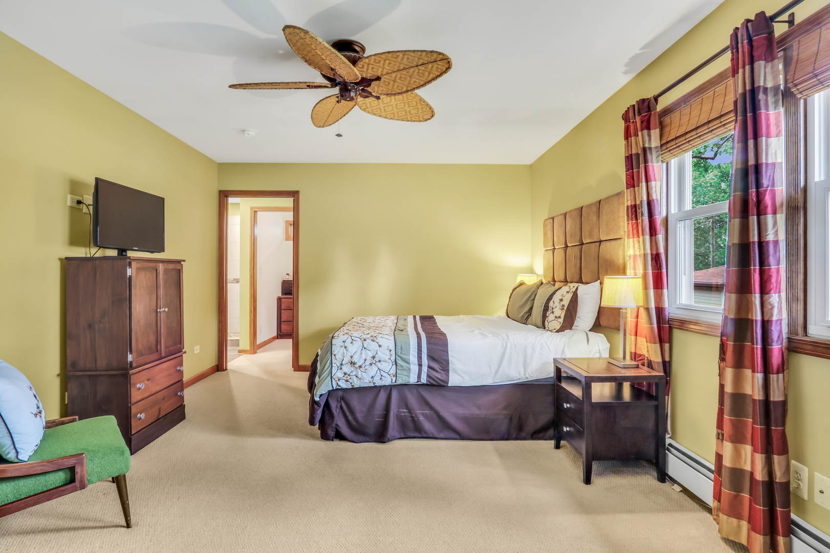 2501 S Vaupell Drive, McHenry, IL 60051