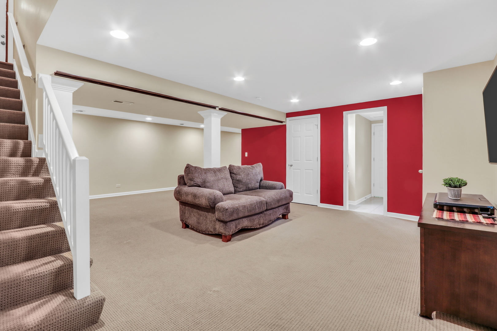 2501 S Vaupell Drive, McHenry, IL 60051