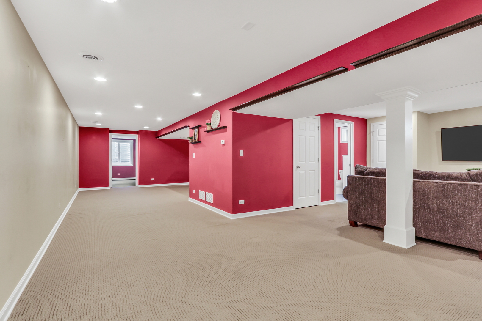 2501 S Vaupell Drive, McHenry, IL 60051