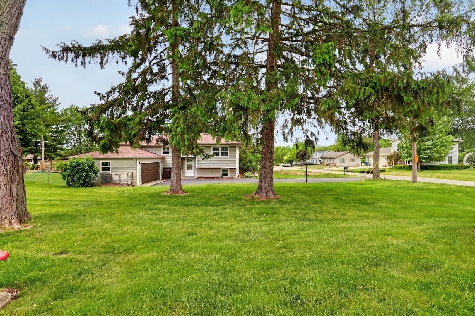 2501 S Vaupell Drive, McHenry, IL 60051