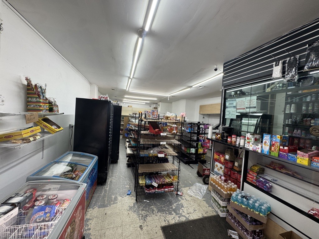 401 S Cicero Avenue, Chicago, IL 60644