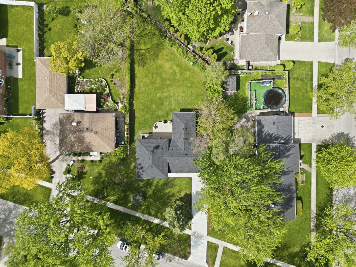 1602 W Willow Lane, Mount Prospect, IL 60056
