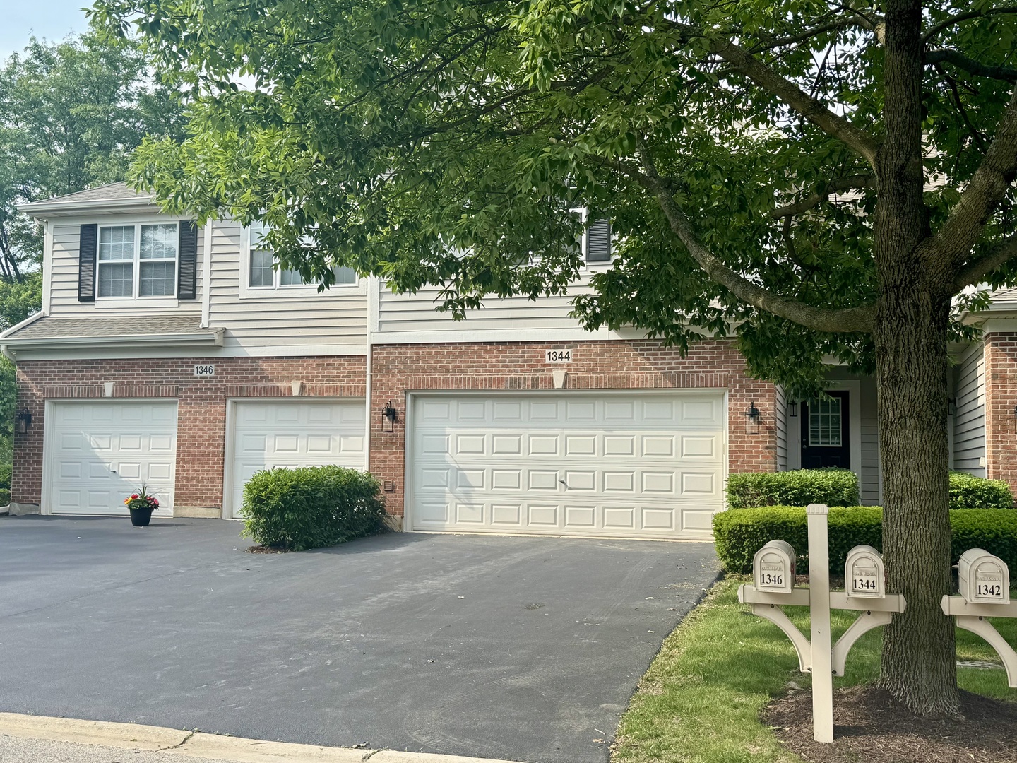 1344 Danada Court, Naperville, IL 60563
