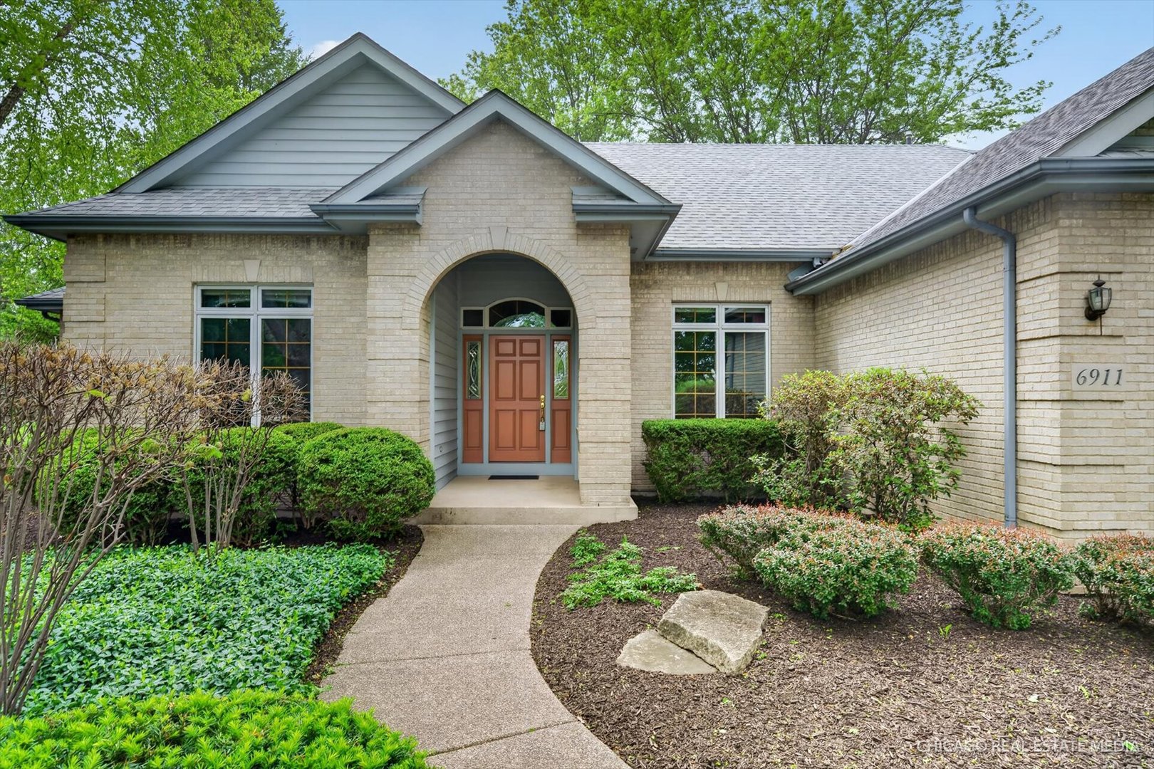 6911 Prairie Drive, Spring Grove, IL 60081