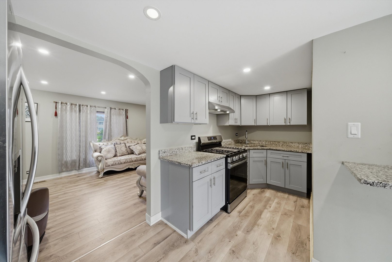 20 Ottawa Court, Justice, IL 60458