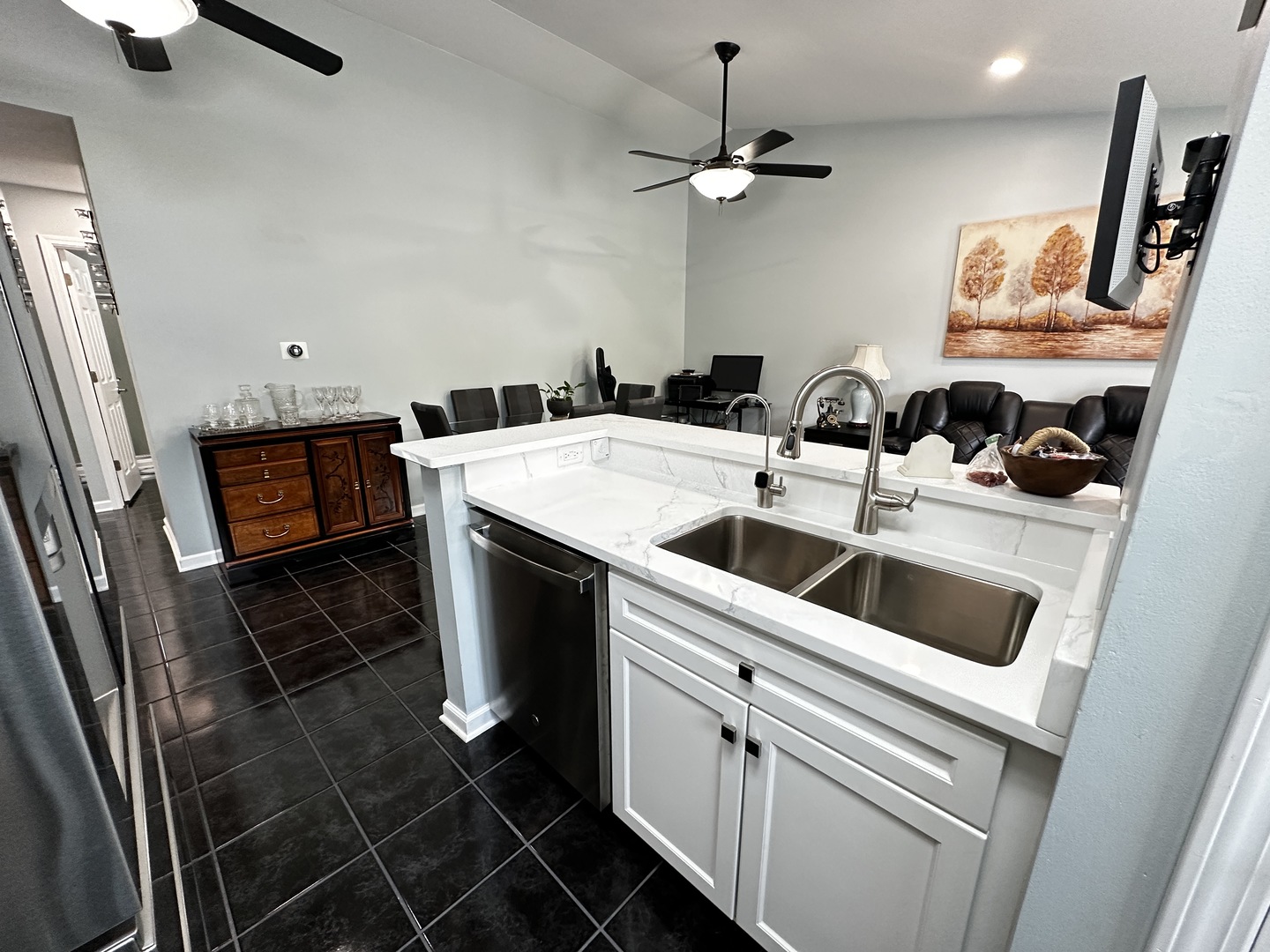 3321 Greenwich Lane, Island Lake, IL 60042