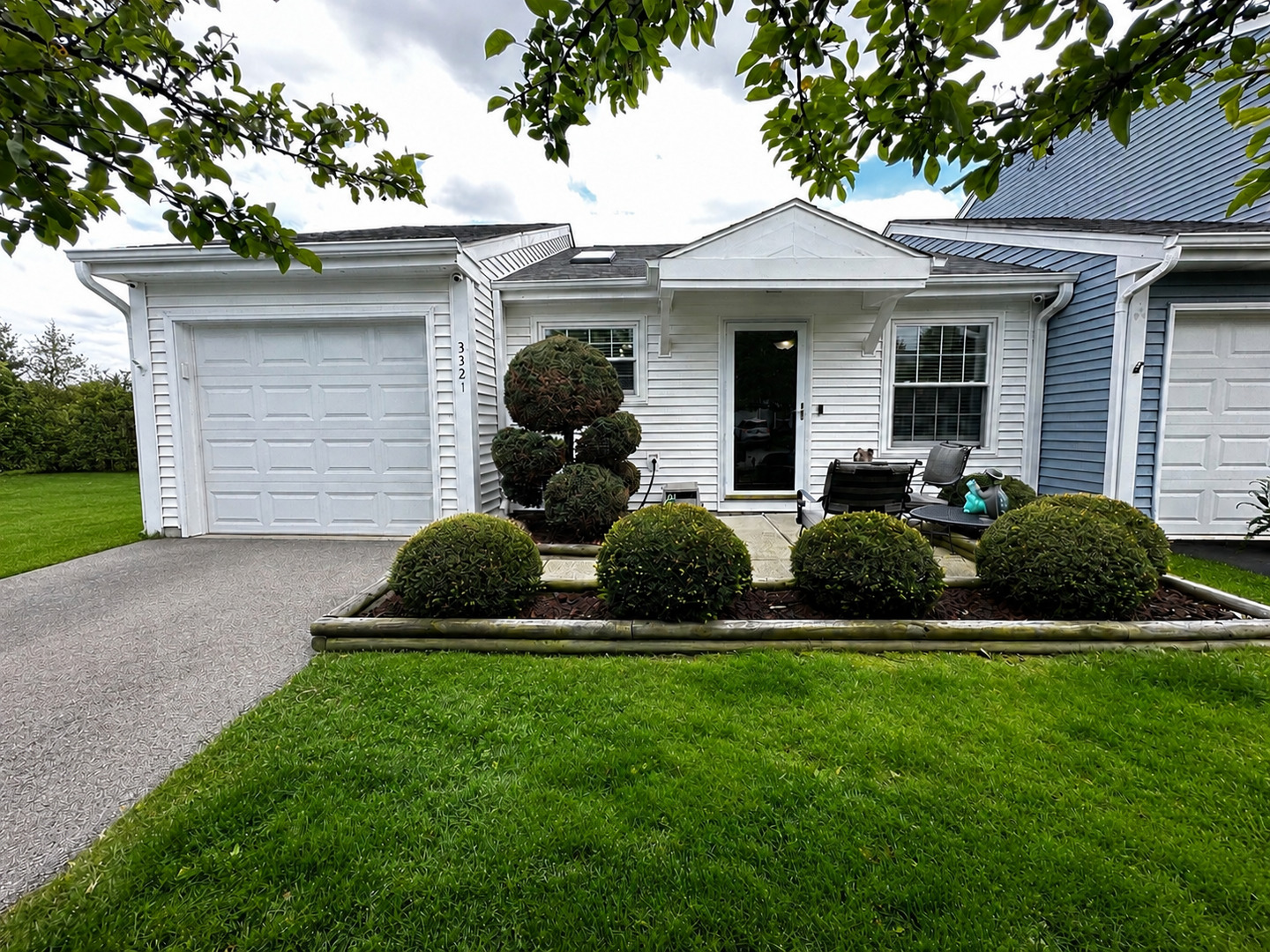 3321 Greenwich Lane, Island Lake, IL 60042