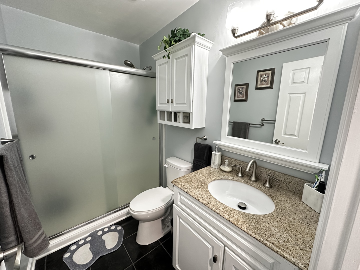3321 Greenwich Lane, Island Lake, IL 60042