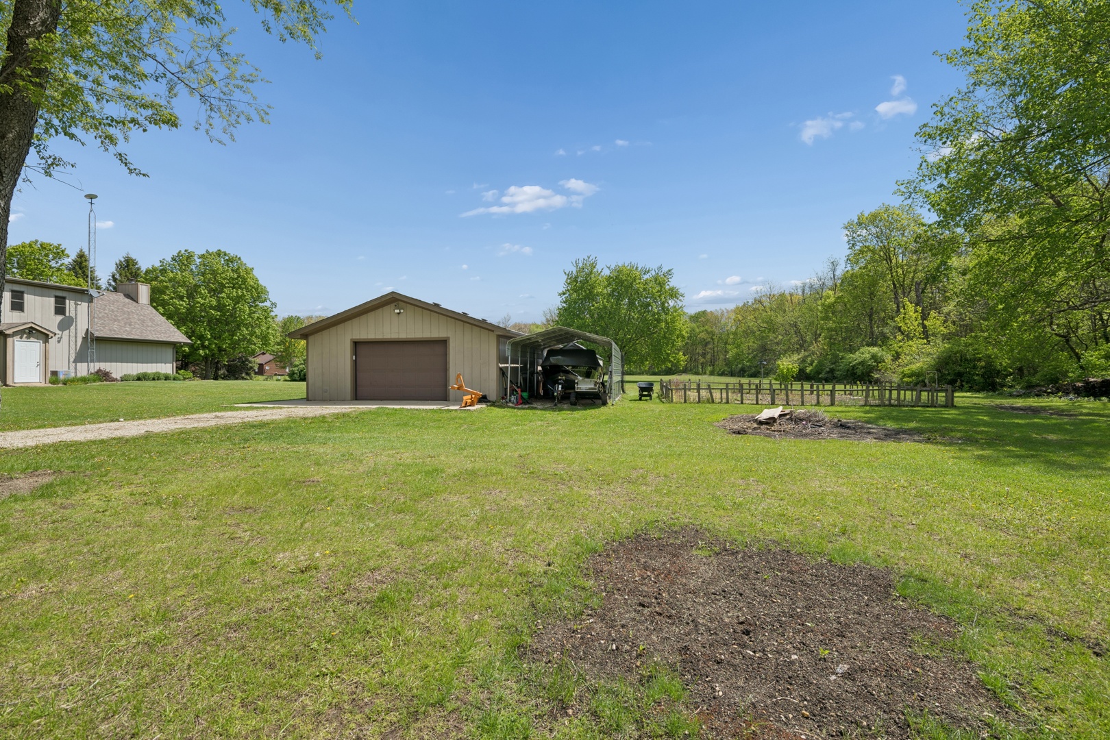 9590 Brown Road, Morris, IL 60450