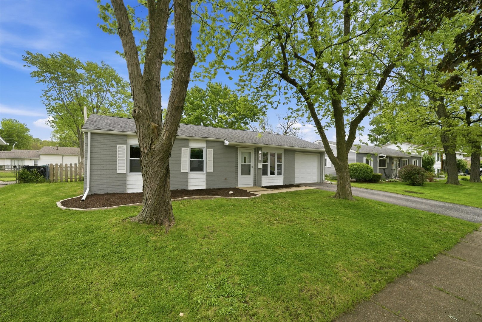 953 Dartmouth Avenue, Matteson, IL 60443