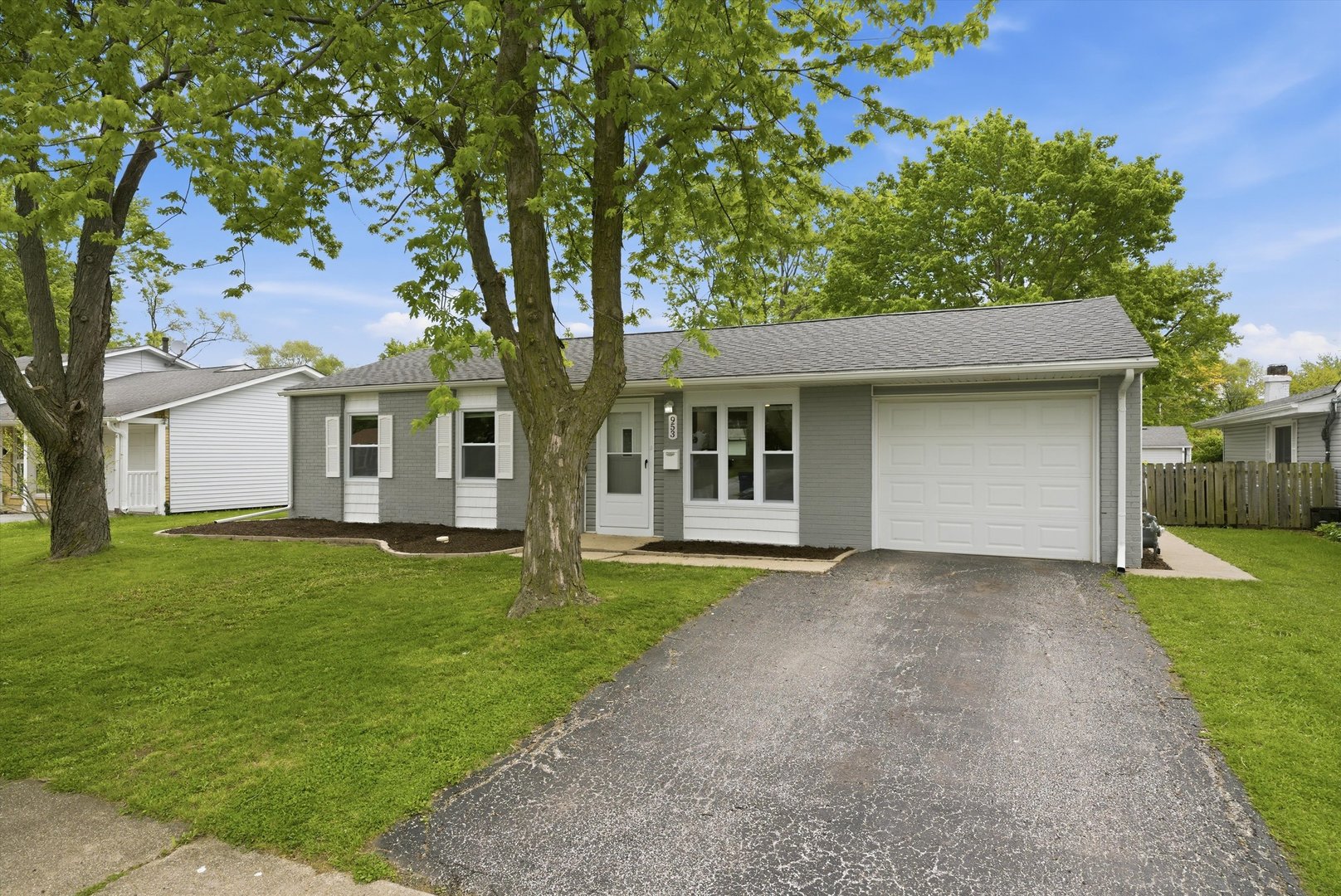953 Dartmouth Avenue, Matteson, IL 60443