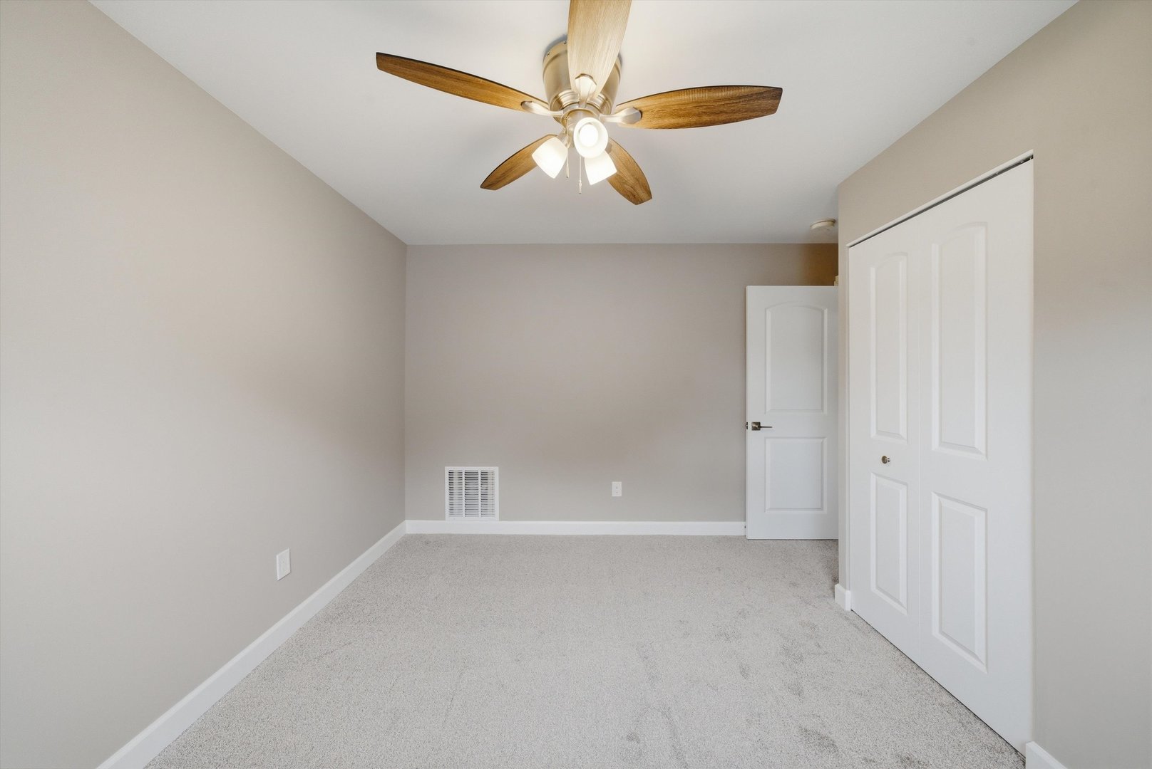 953 Dartmouth Avenue, Matteson, IL 60443