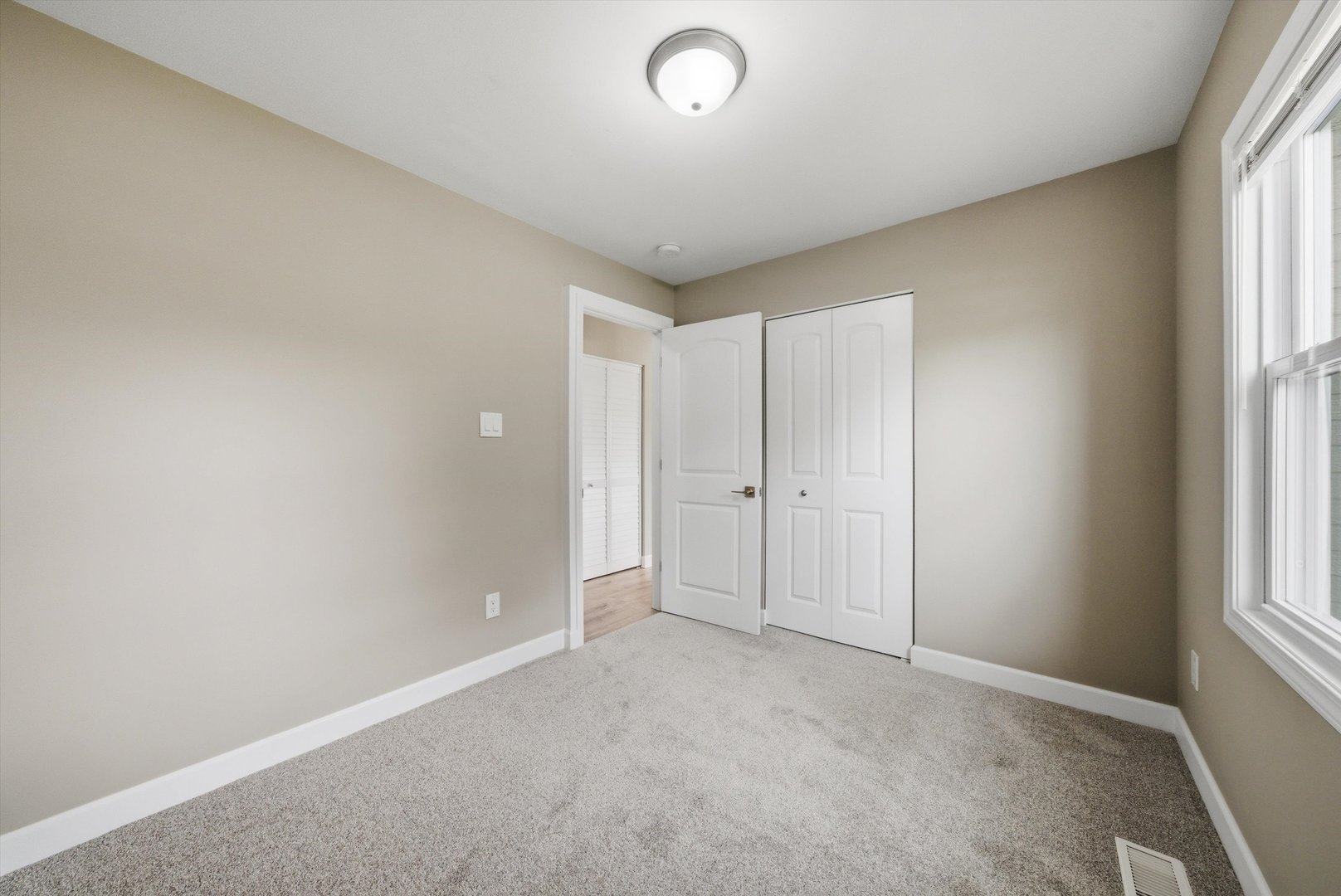 953 Dartmouth Avenue, Matteson, IL 60443