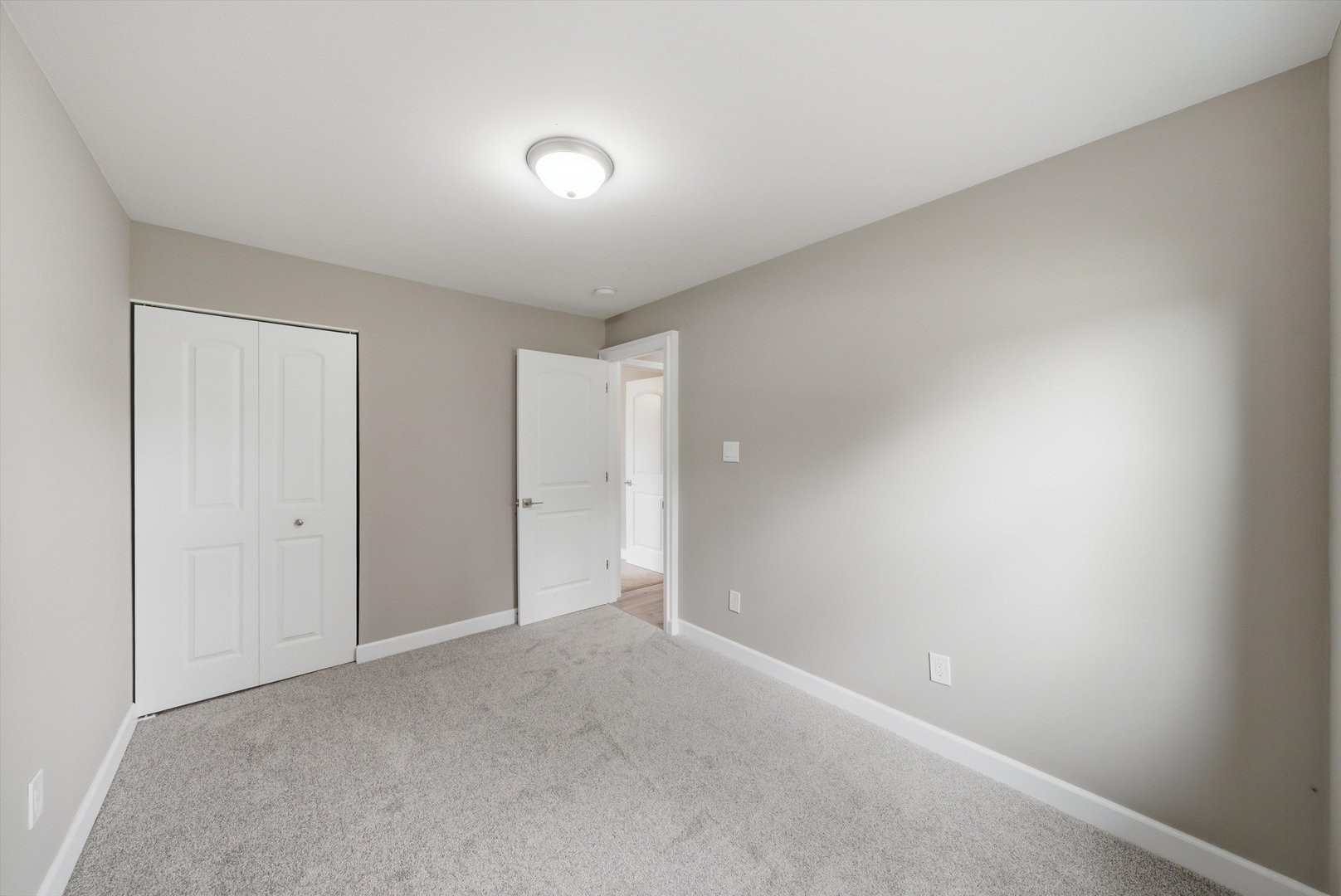 953 Dartmouth Avenue, Matteson, IL 60443