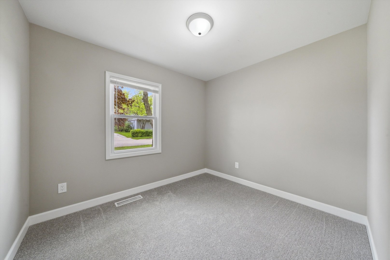 953 Dartmouth Avenue, Matteson, IL 60443