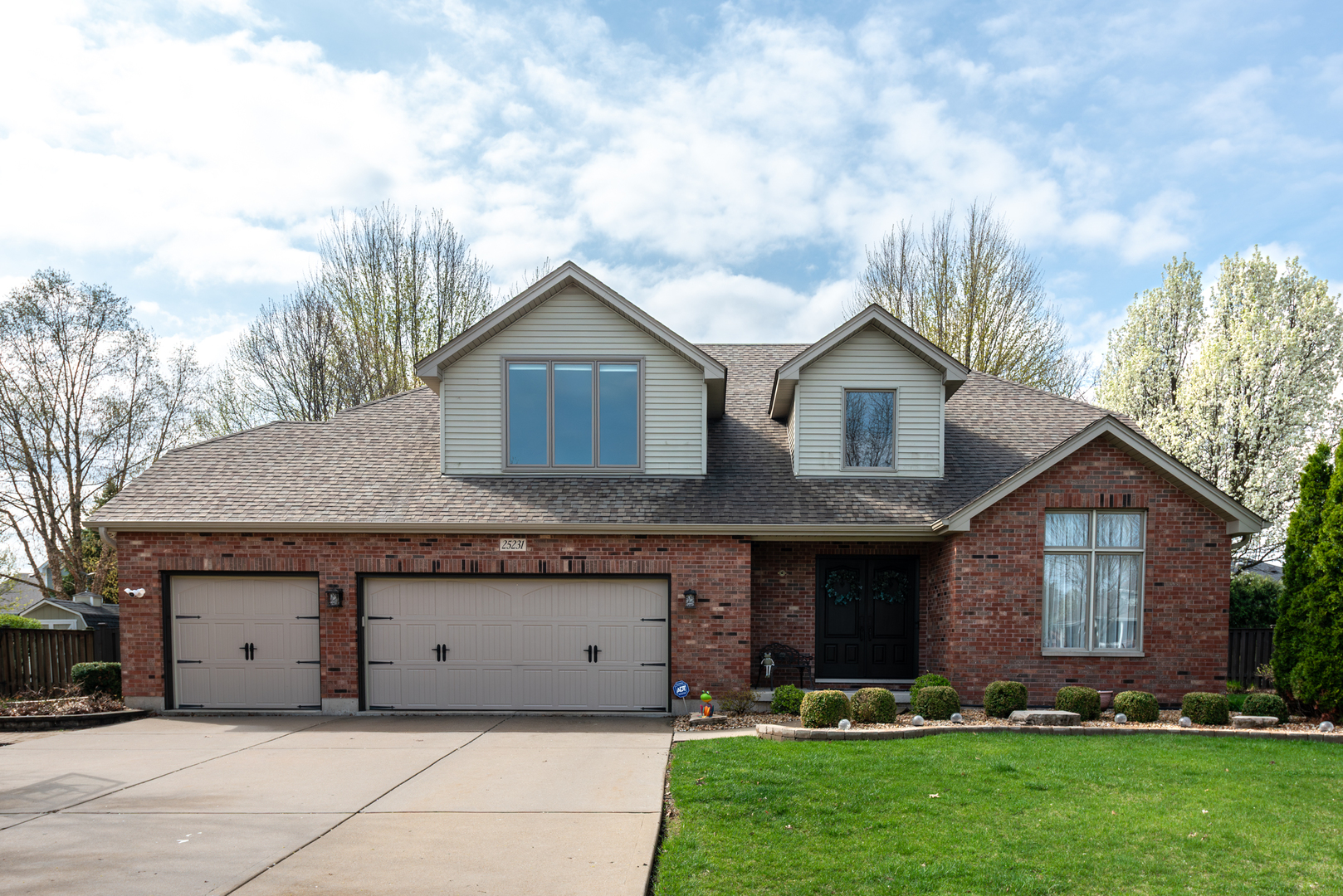 25231 W Monroe Court, Plainfield, IL 60585