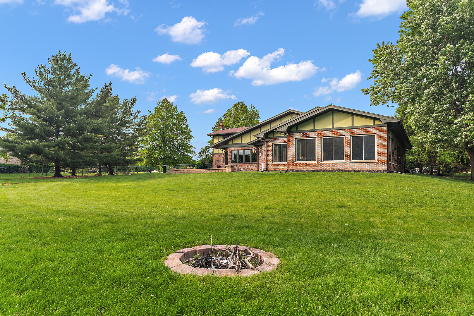 14849 W Glen Crest Lane, Homer Glen, IL 60491