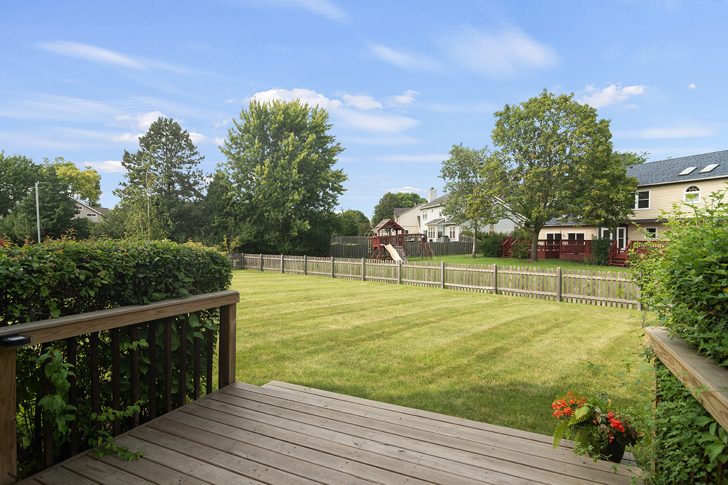 1412 Village Court, Buffalo Grove, IL 60089