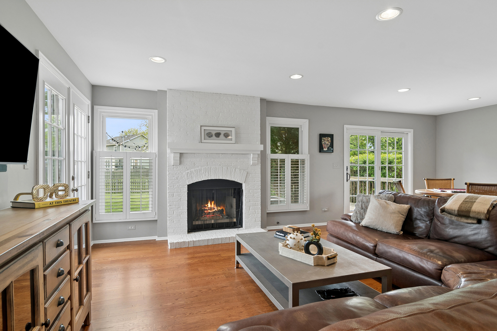 1412 Village Court, Buffalo Grove, IL 60089