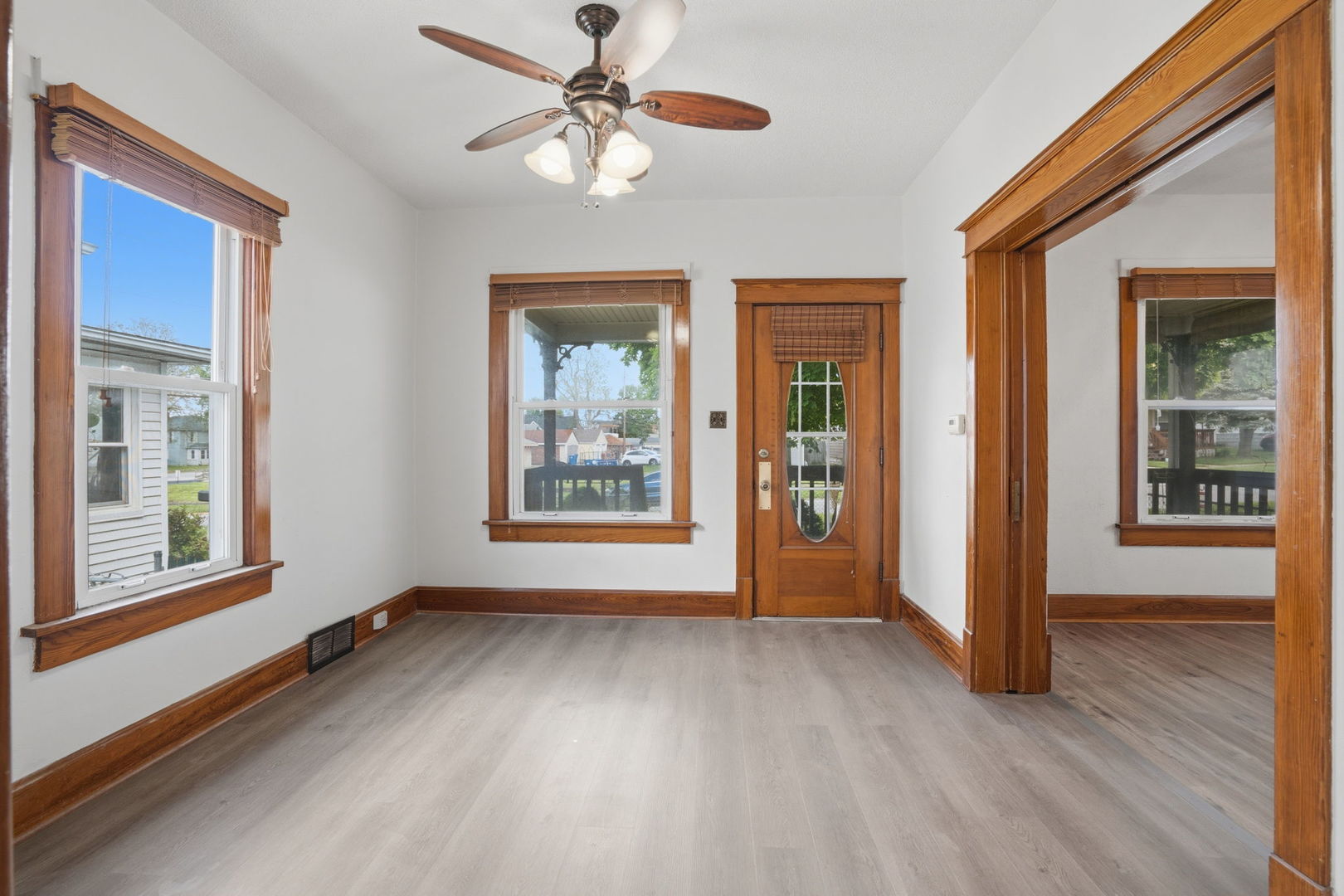 118 5th Street, Silvis, IL 61282