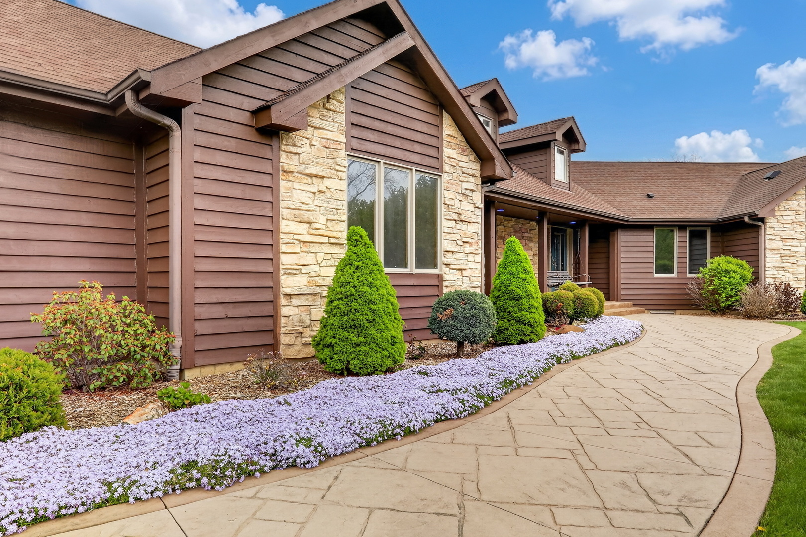 41591 N Park Avenue, Zion, IL 60099