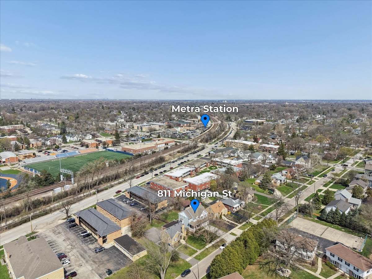 811 Michigan Street, Wheaton, IL 60187