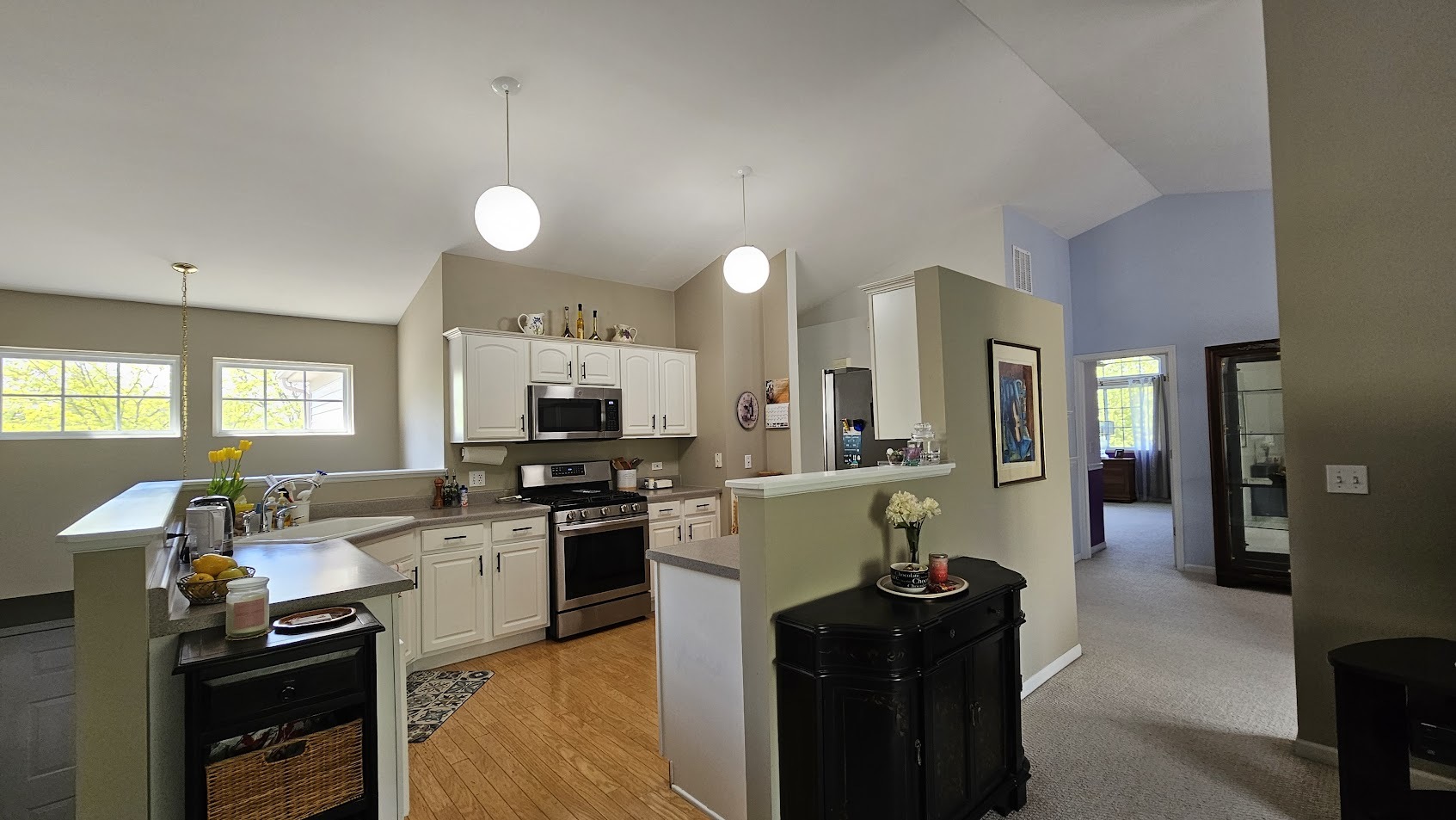 3623 Roanoke Avenue, Carpentersville, IL 60110