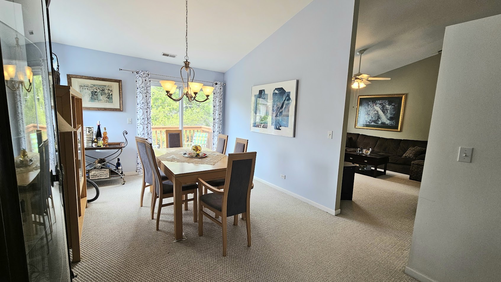 3623 Roanoke Avenue, Carpentersville, IL 60110
