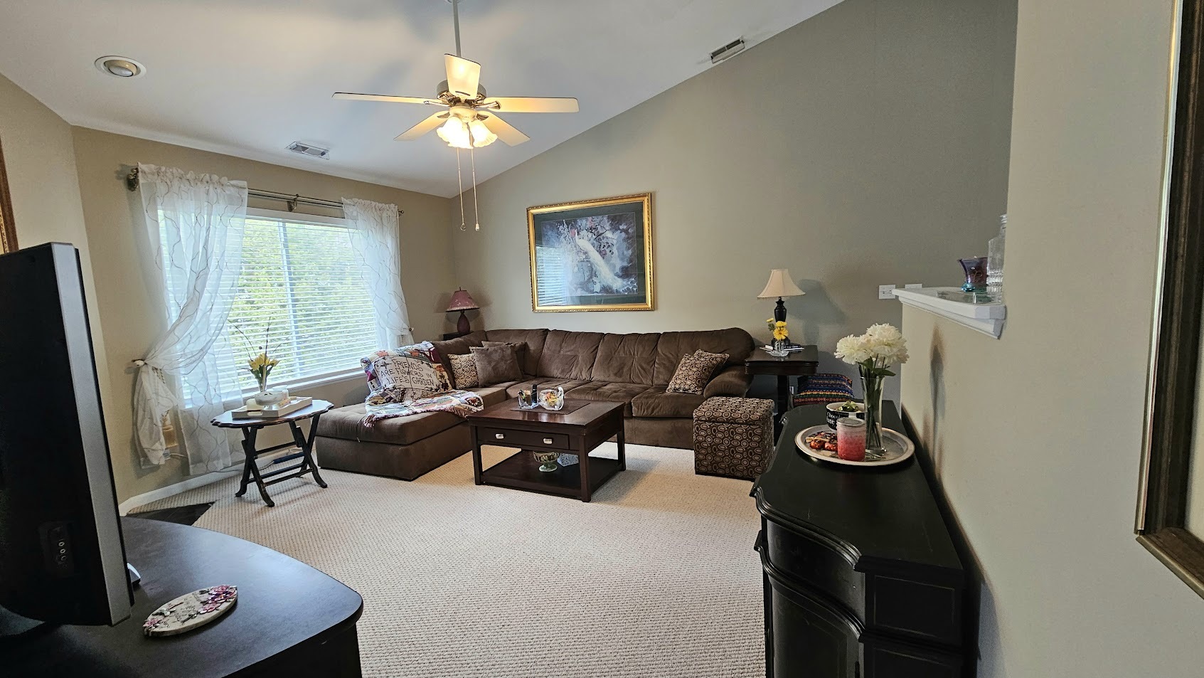 3623 Roanoke Avenue, Carpentersville, IL 60110