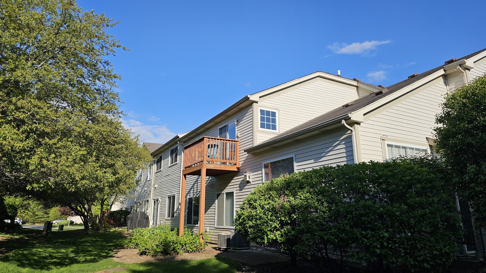 3623 Roanoke Avenue, Carpentersville, IL 60110