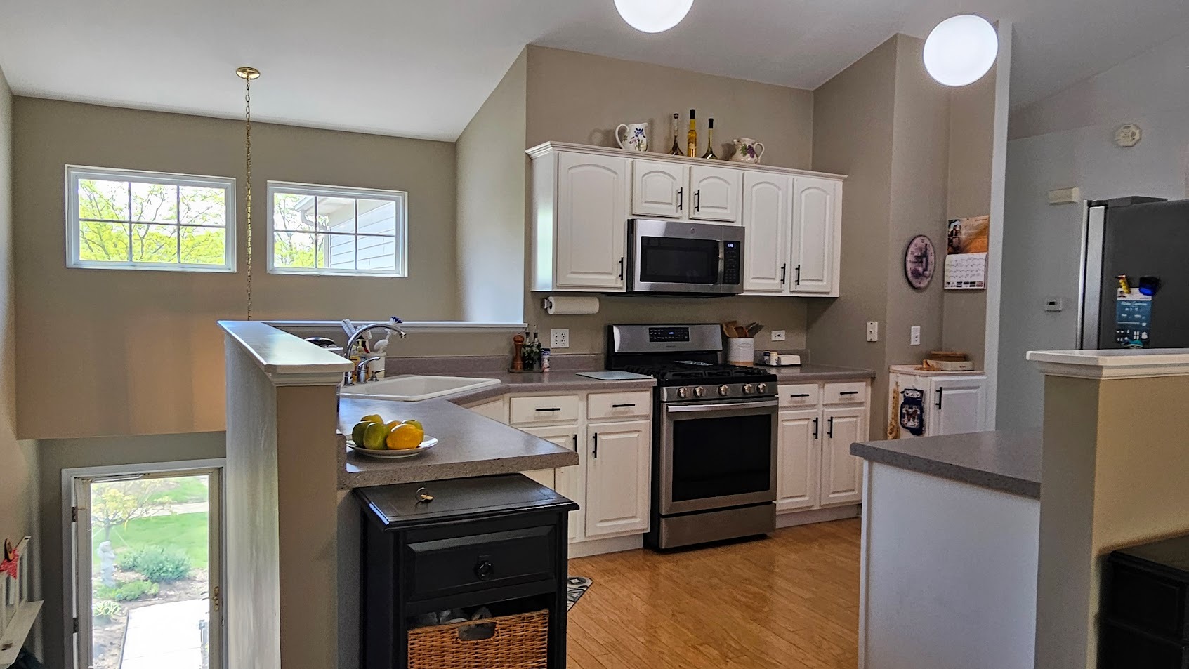 3623 Roanoke Avenue, Carpentersville, IL 60110