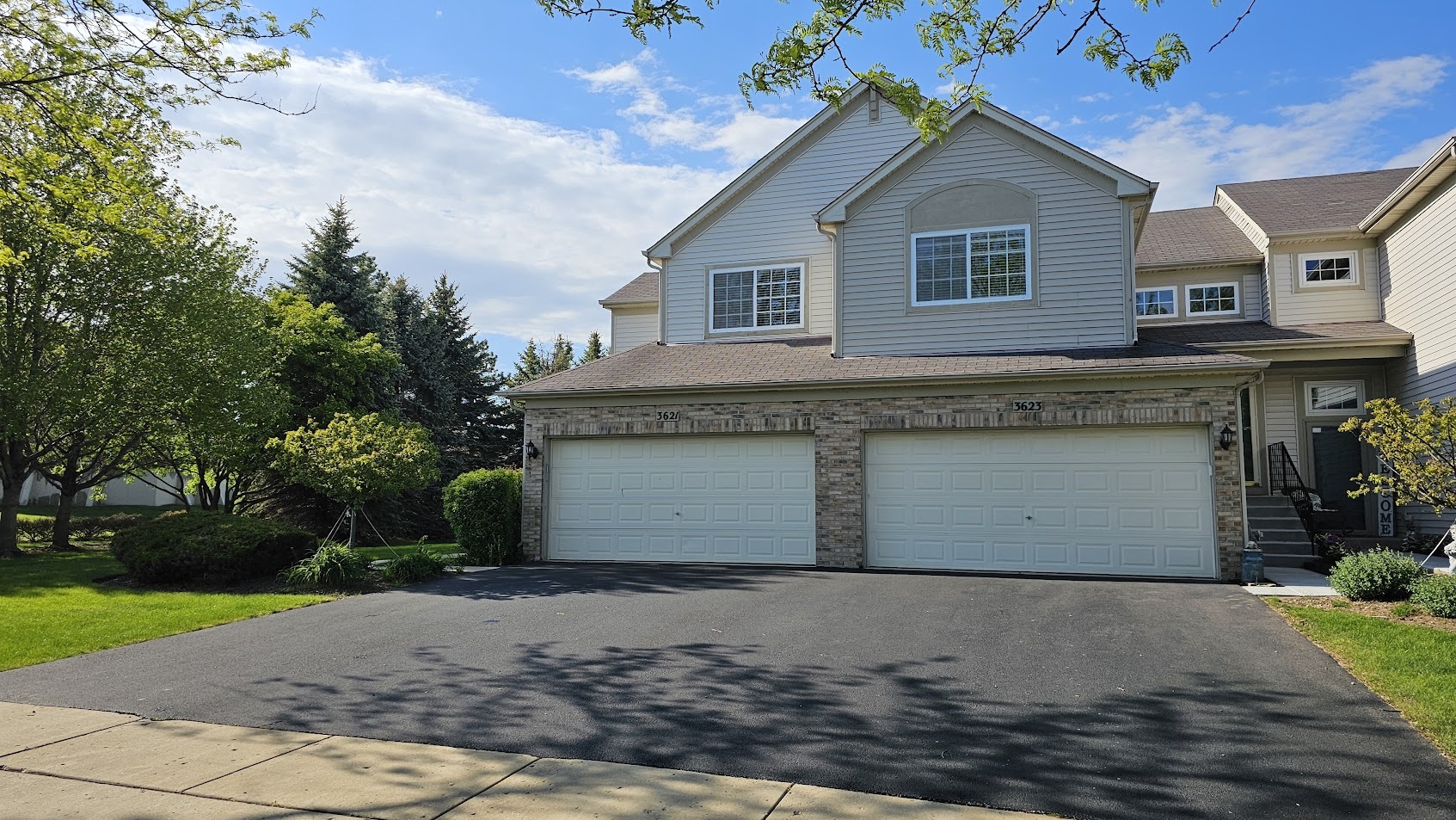3623 Roanoke Avenue, Carpentersville, IL 60110