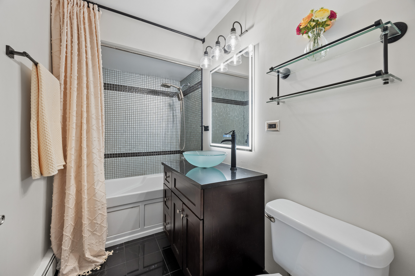6255 S Mason Avenue #2A, Chicago, IL 60638