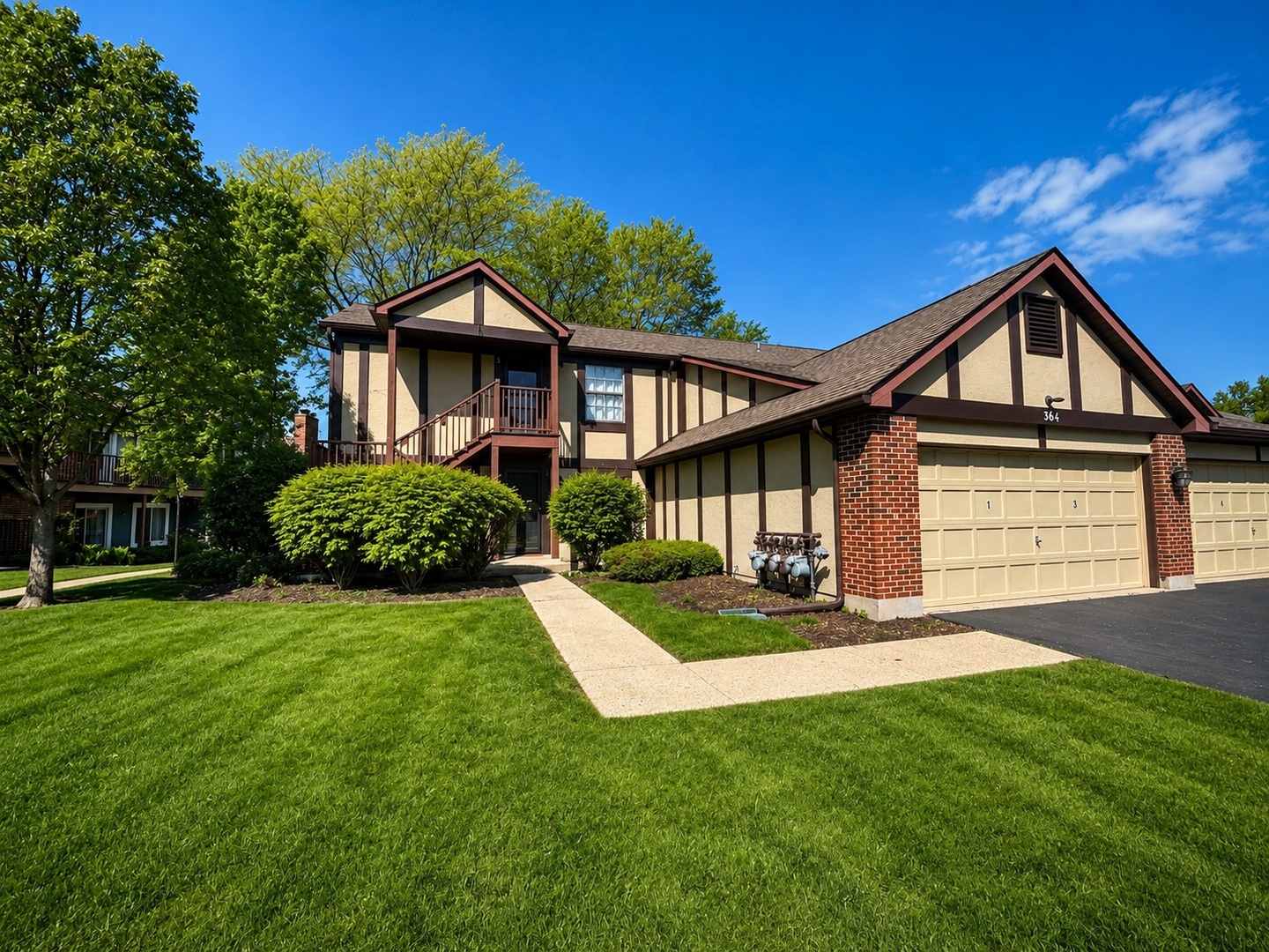 384 Sandhurst Circle #3, Glen Ellyn, IL 60137