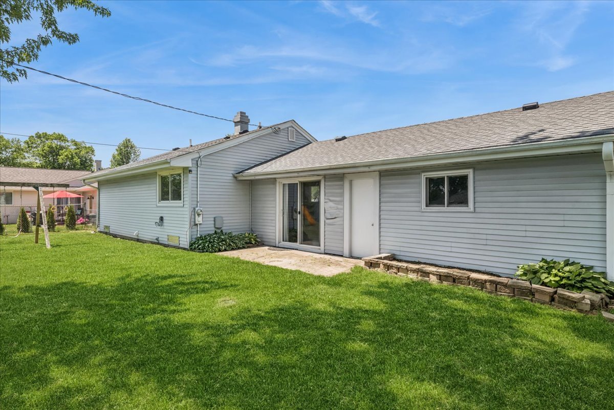 17 Rugby Road, Lake Zurich, IL 60047