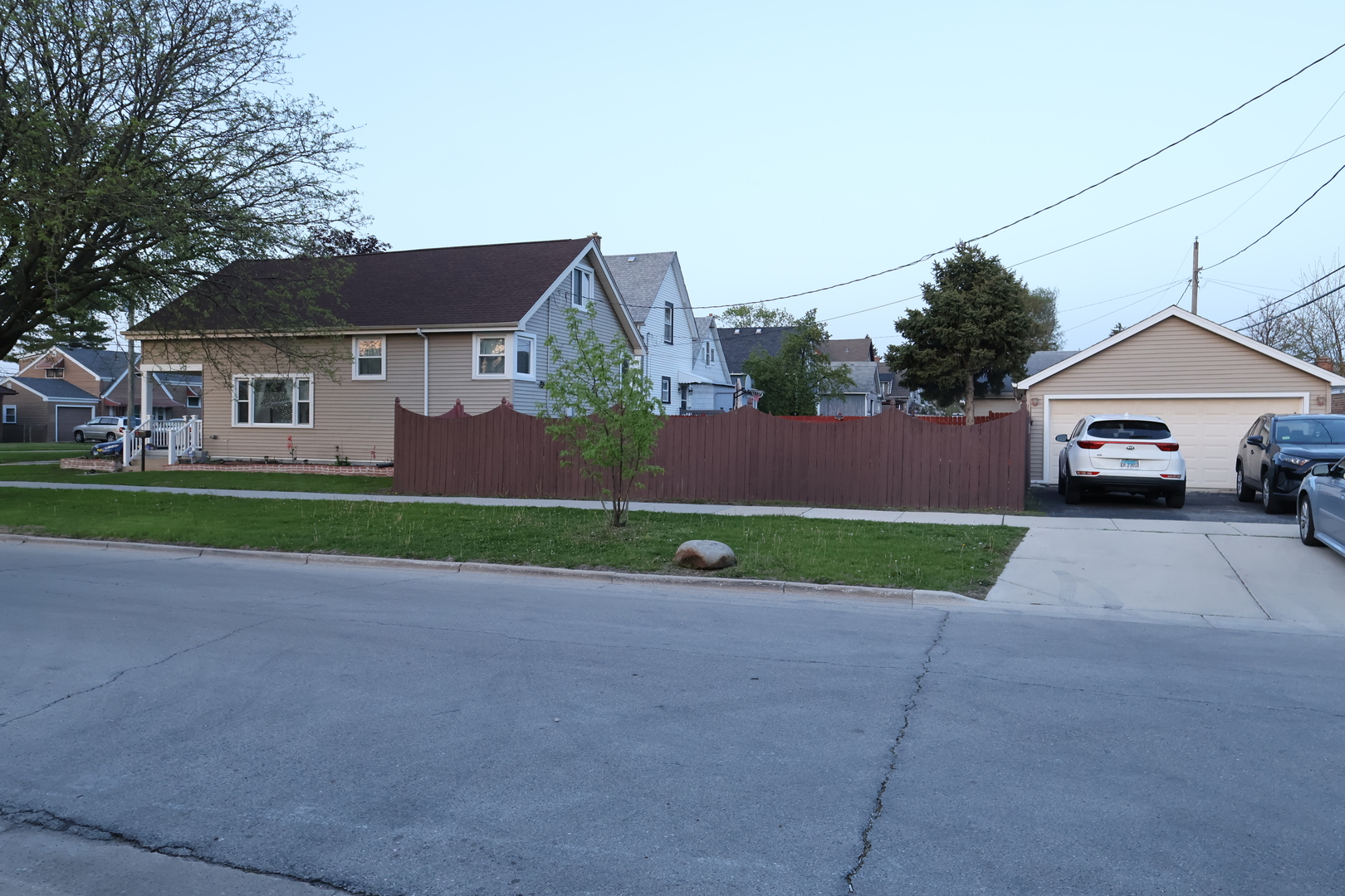 8043 Salisbury Avenue, Lyons, IL 60534