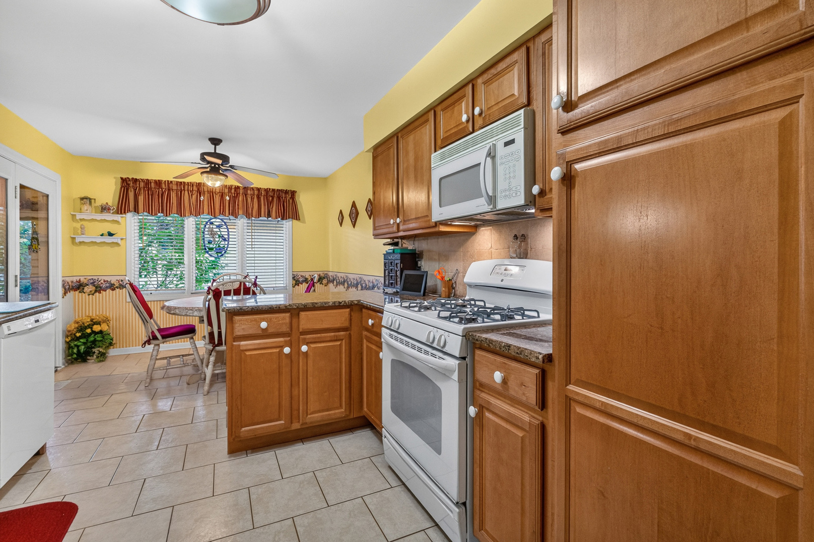 3173 Grandview Place, Darien, IL 60561