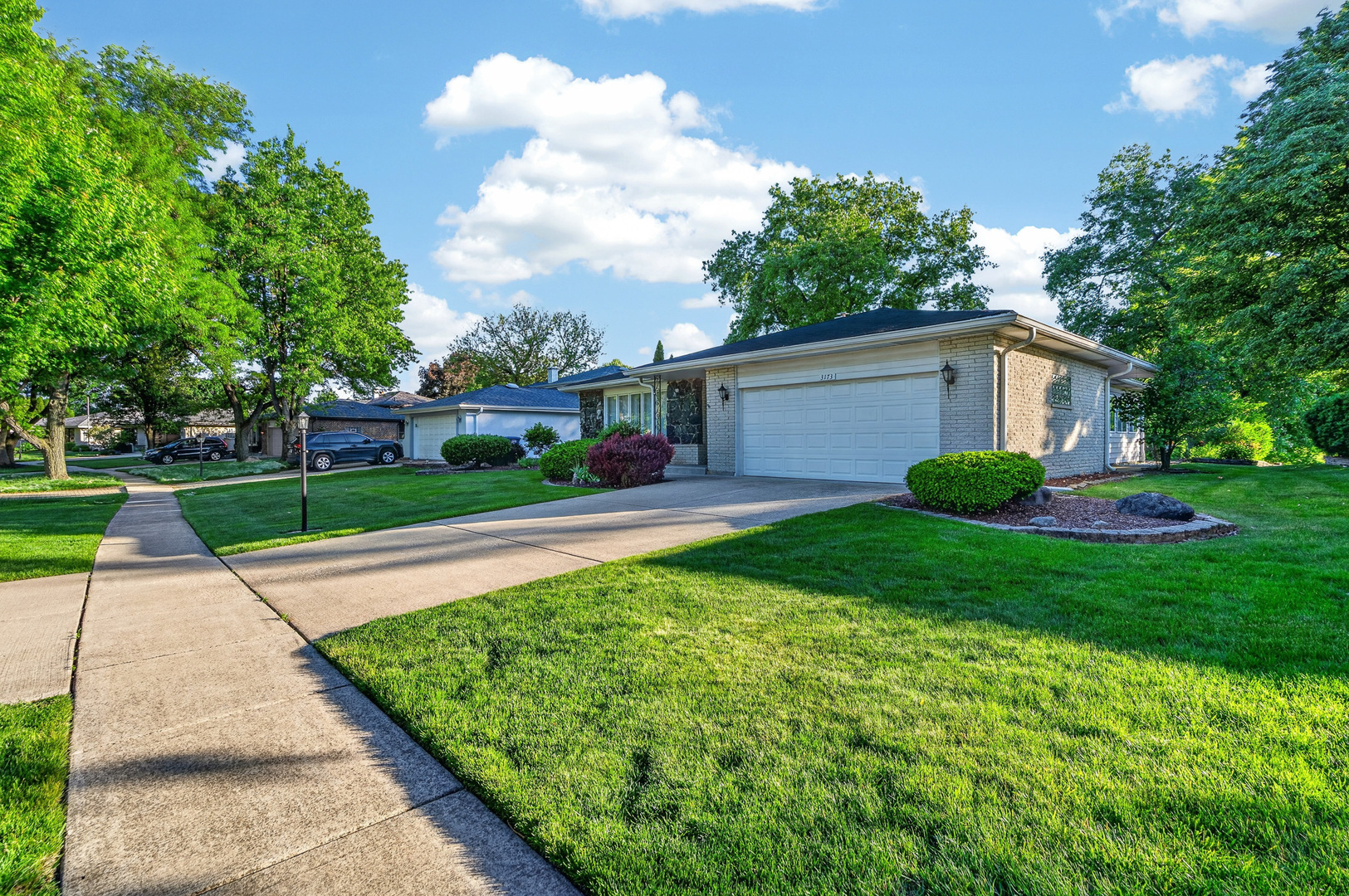 3173 Grandview Place, Darien, IL 60561