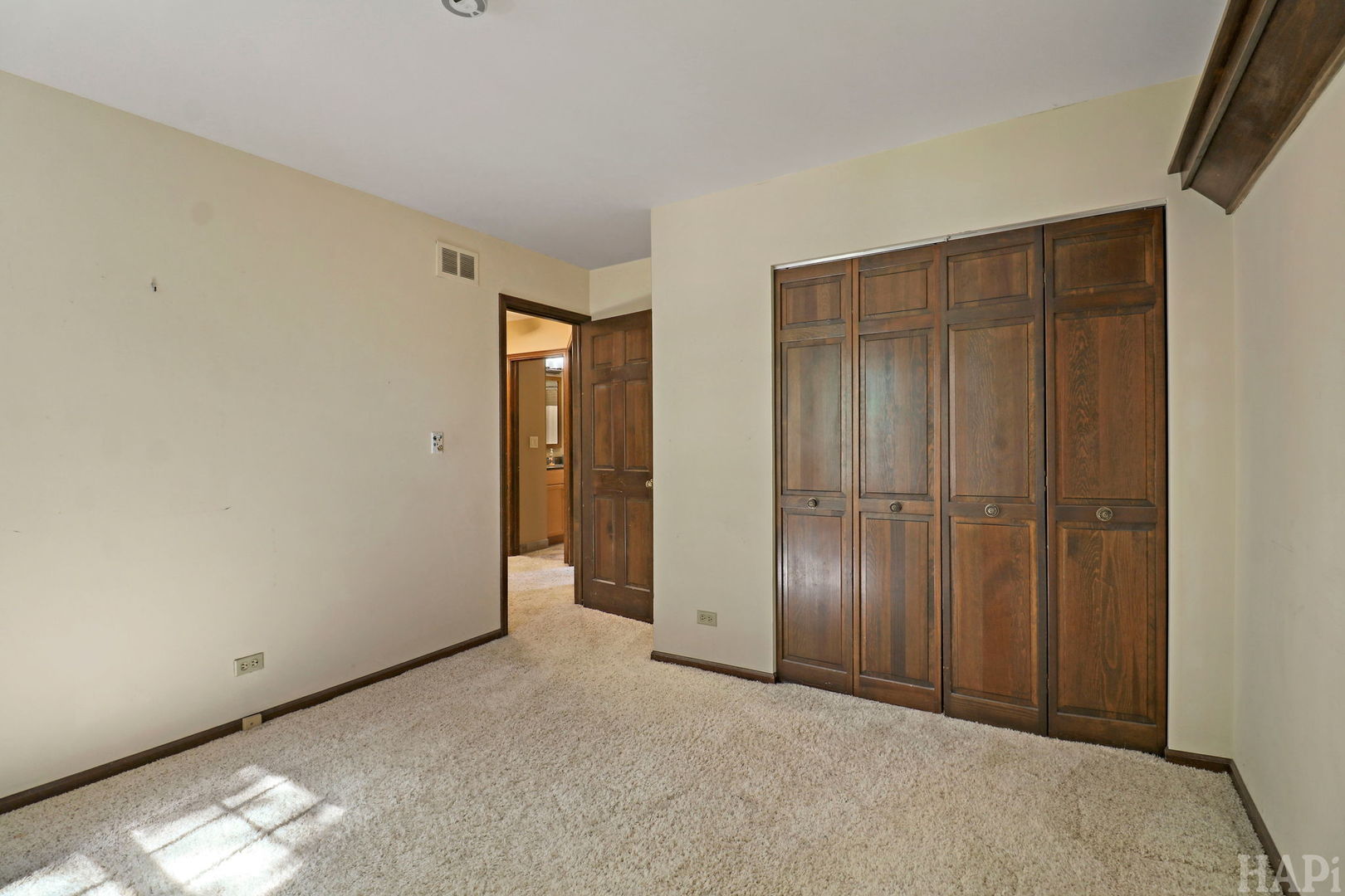 470 Highland Grove Drive, Buffalo Grove, IL 60089