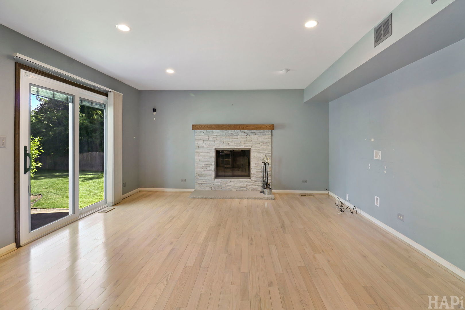 470 Highland Grove Drive, Buffalo Grove, IL 60089