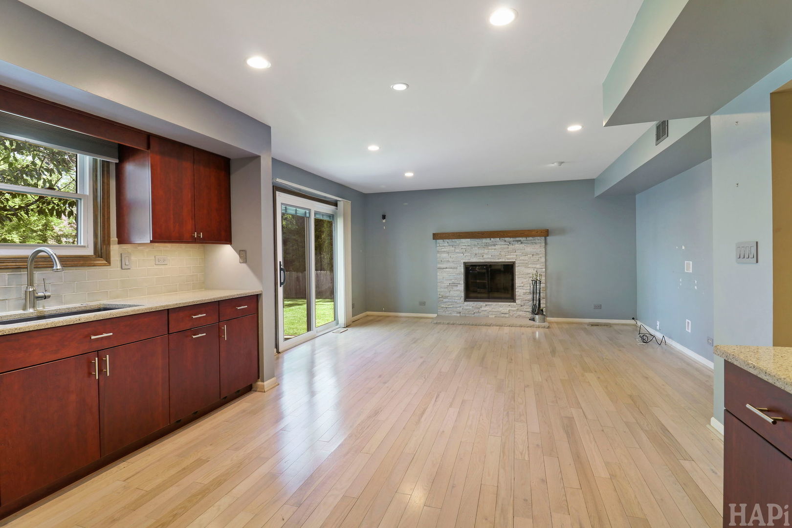 470 Highland Grove Drive, Buffalo Grove, IL 60089