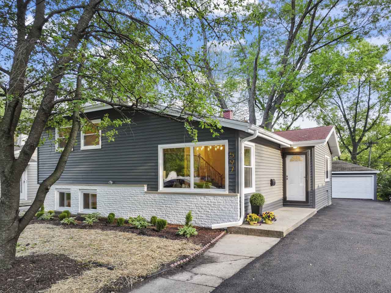 597 Lowden Avenue, Glen Ellyn, IL 60137