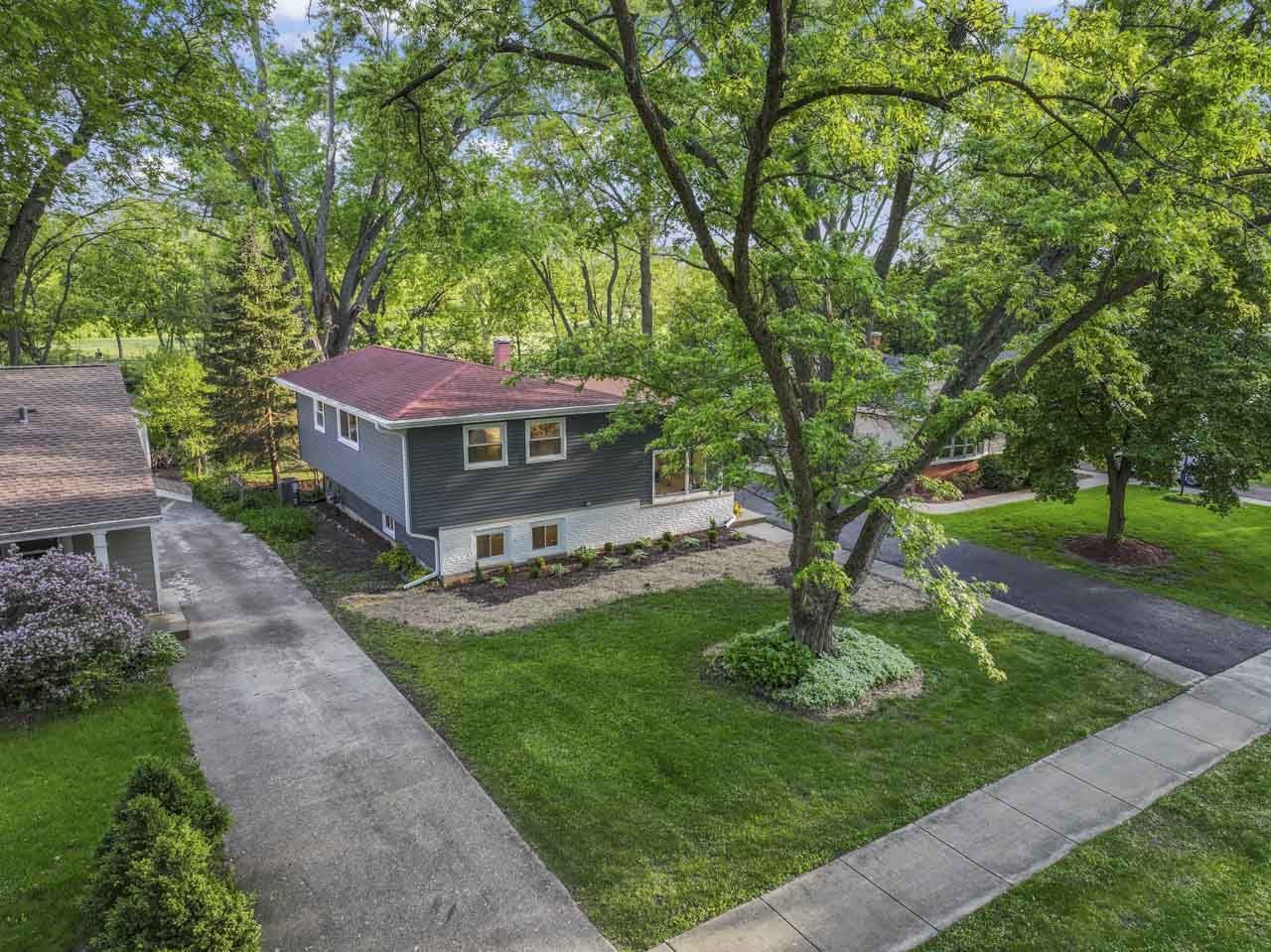 597 Lowden Avenue, Glen Ellyn, IL 60137