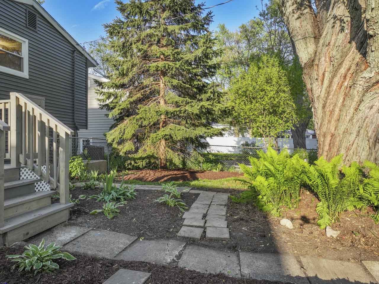 597 Lowden Avenue, Glen Ellyn, IL 60137
