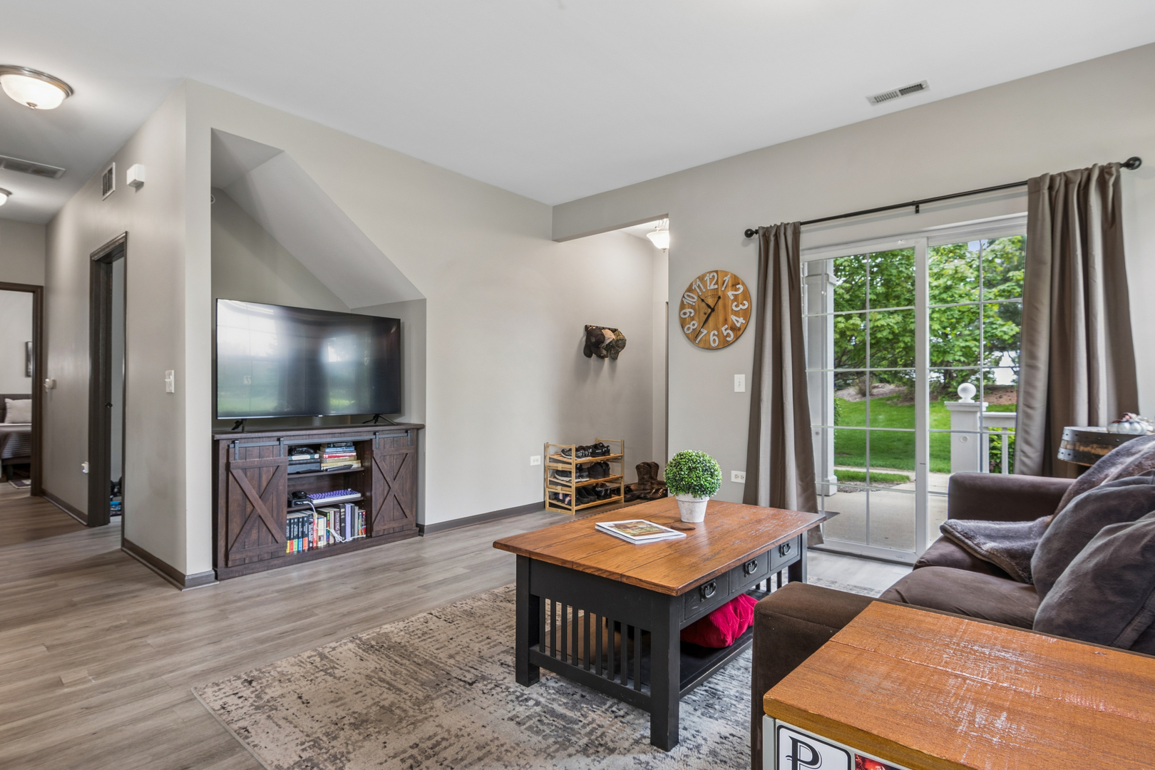 2305 Aurora Drive #8, Pingree Grove, IL 60140