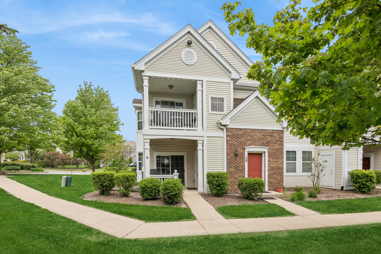 2305 Aurora Drive #8, Pingree Grove, IL 60140