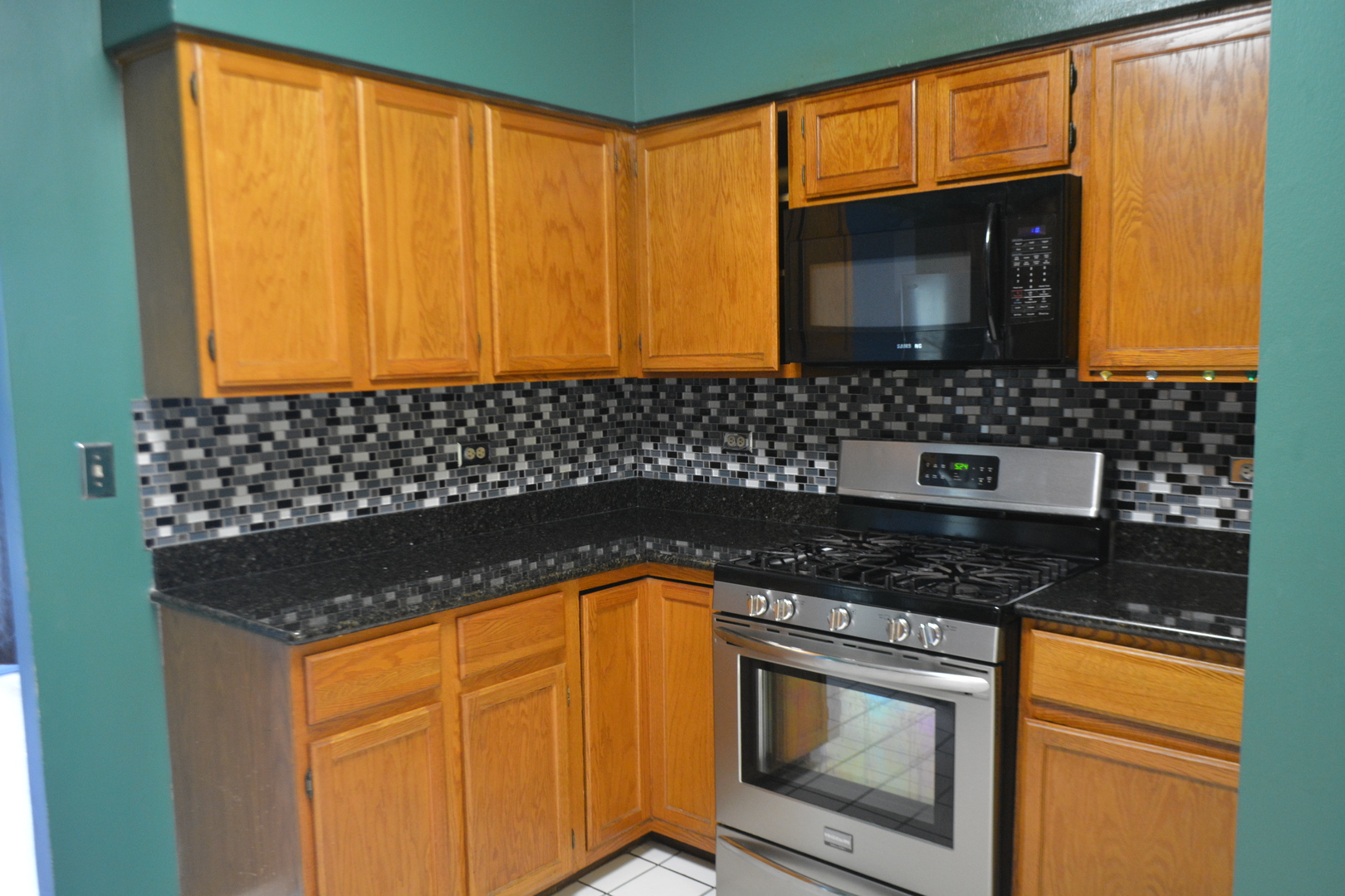 613 W Parkside Drive, Palatine, IL 60067